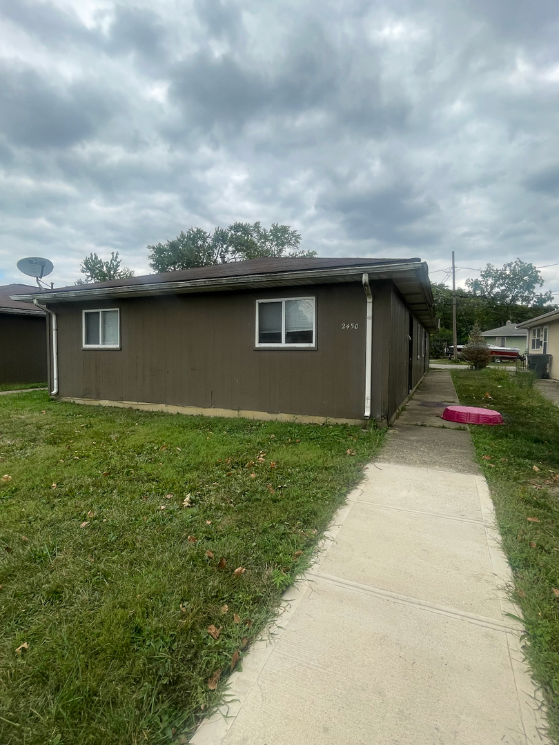 Columbus Apartment: 2450-2452 Hiawatha St