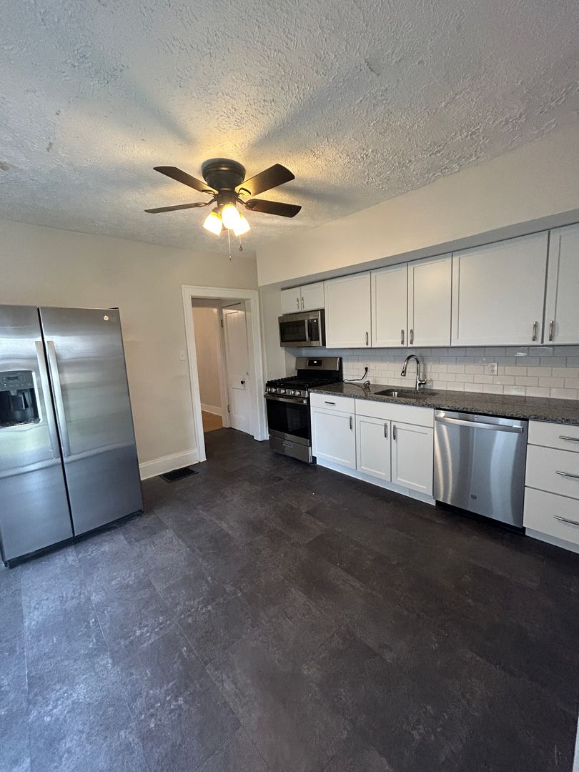 Columbus Apartment: 2229-2231 E 5th Ave