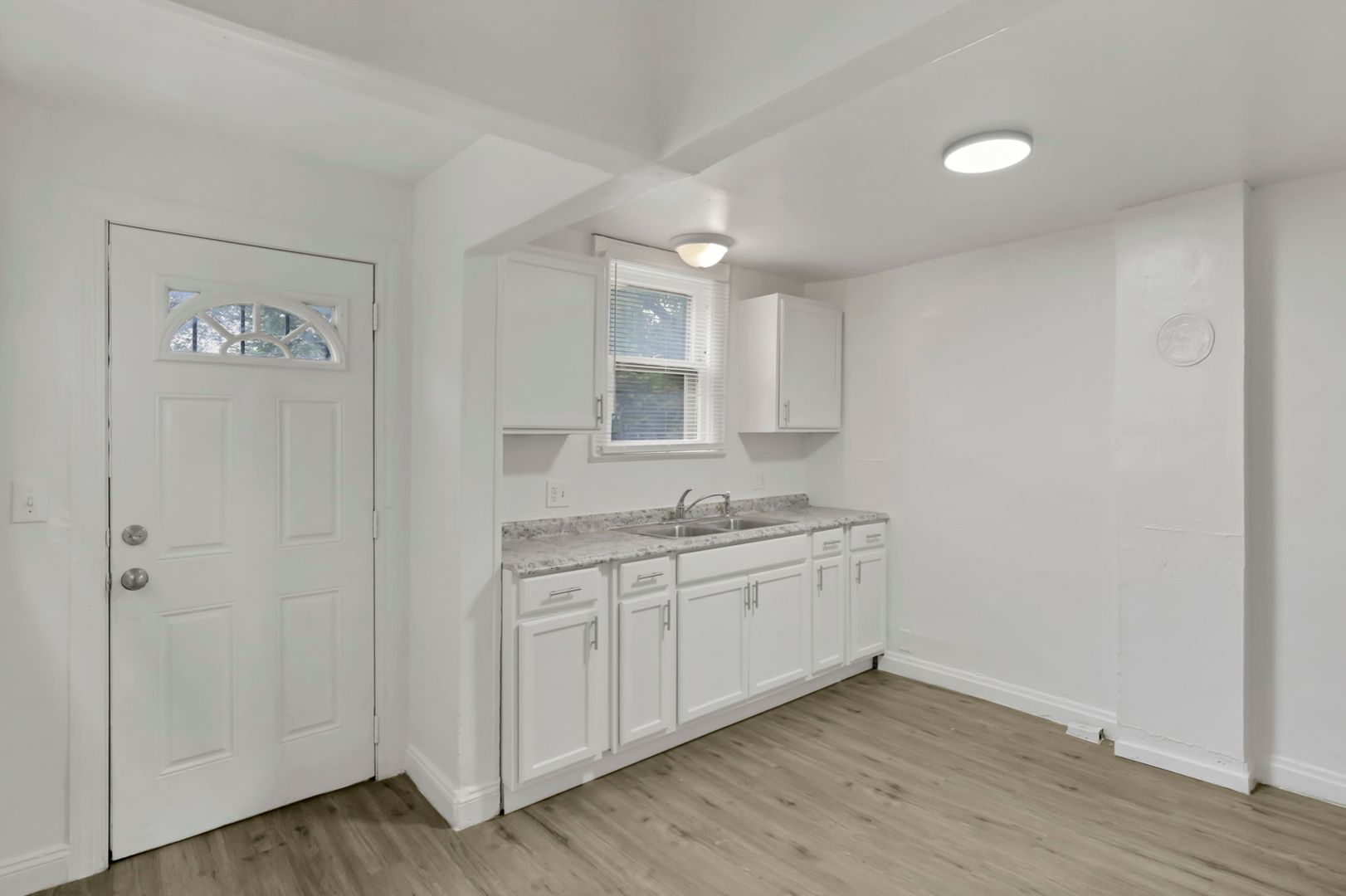 Columbus Apartment: 657-659 S Burgess Ave