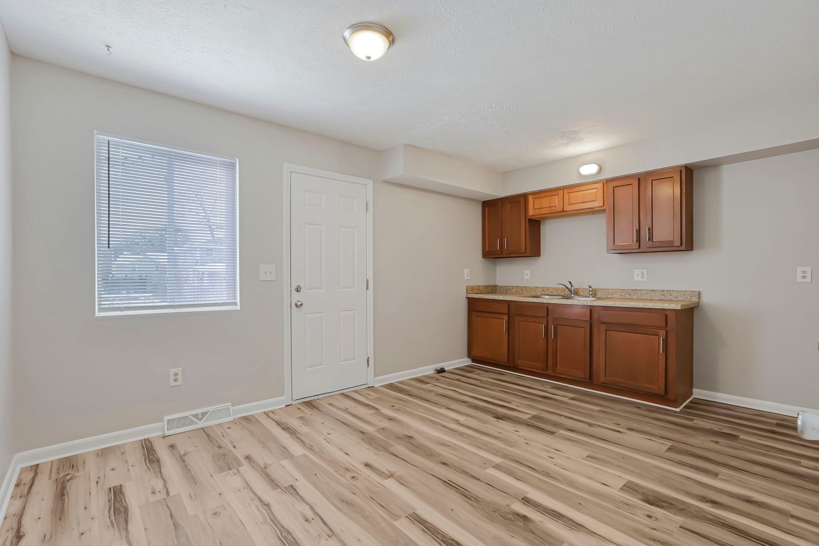 Columbus Apartment: 429 Barnett Rd