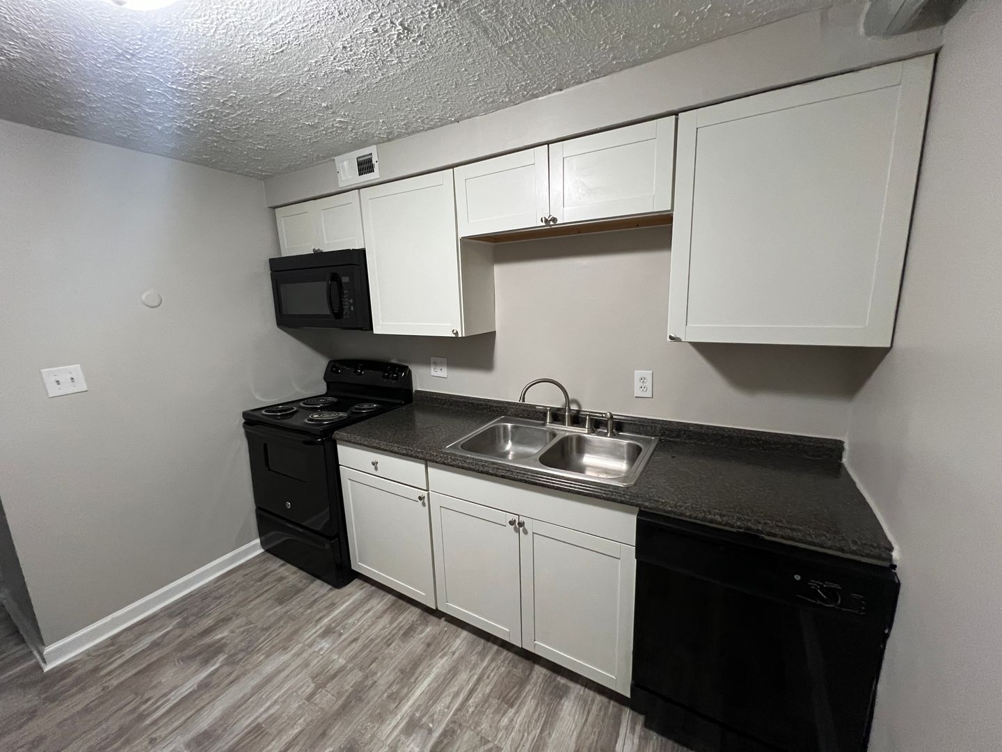 Columbus Apartment: 1581 E Mound St - Unit 1C