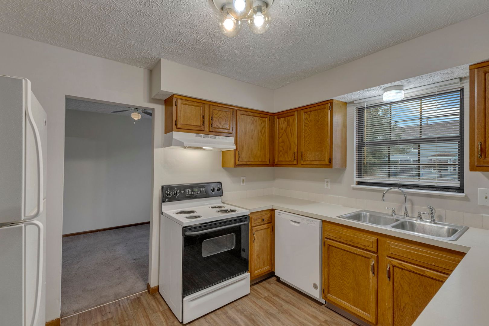 Reynoldsburg House: 229 Cantwell Ct