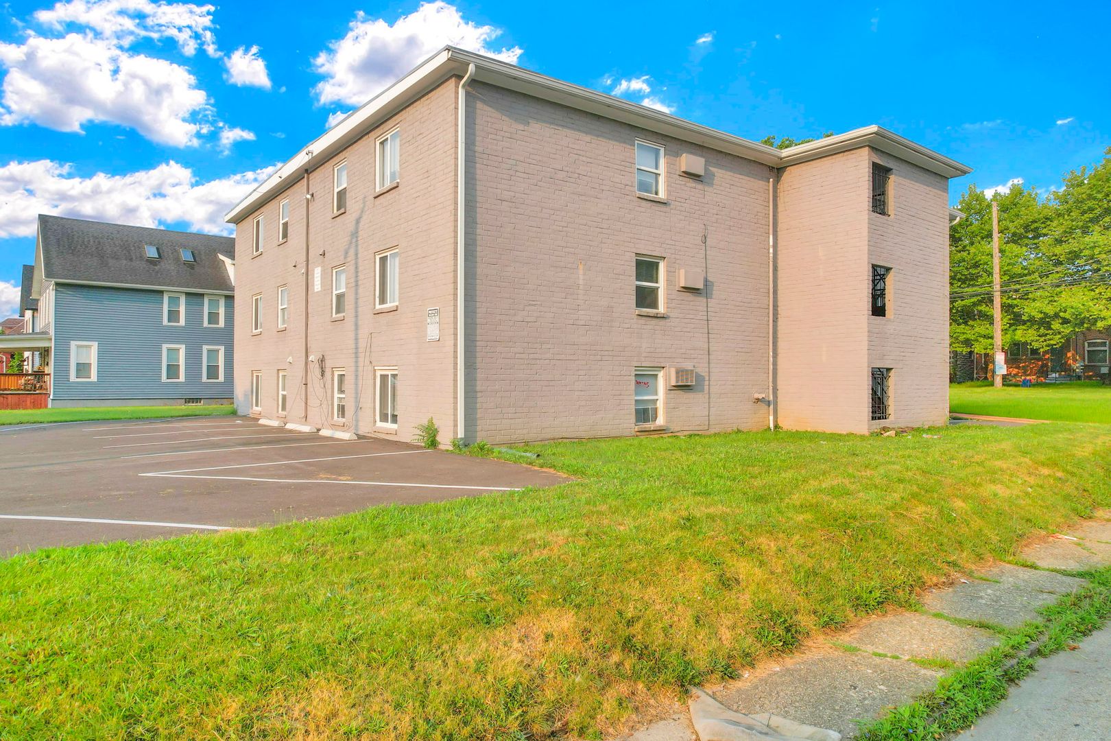 Columbus Apartment: 1581 E Mound St - Unit 2A