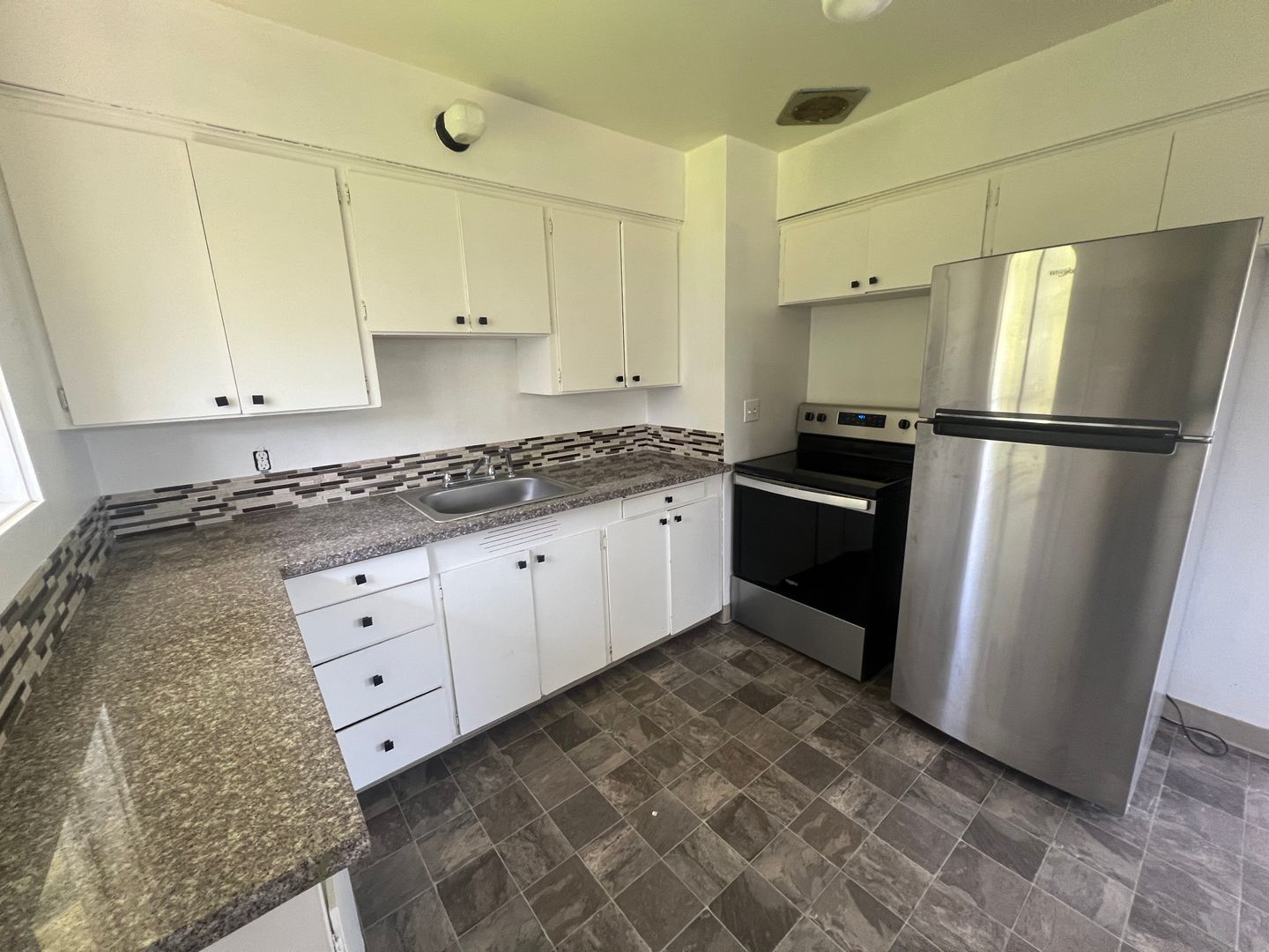 Vancouver Apartment: 3008-3018 Harney St.