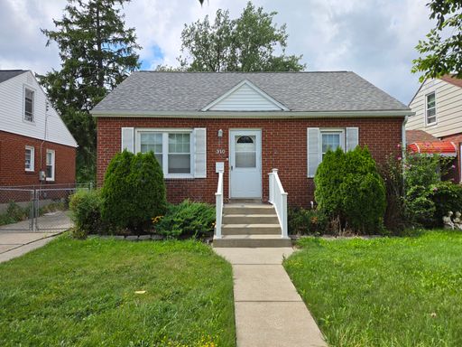 Charming Three-Bedroom Home in Tonawanda — 310 Claremont Avenue – photo 1