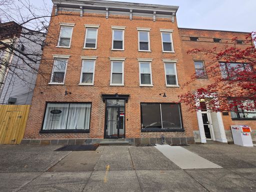 Spacious Studio Apartment on Washington Avenue in Albany #