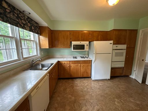 2 Bedroom Rental – 102 E. Melrose Ave, A, Baltimore, MD 21212