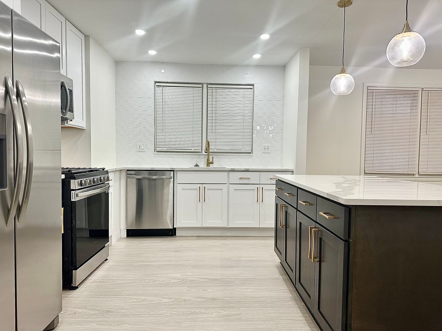 Baltimore Apartment: 100 E. Melrose Ave