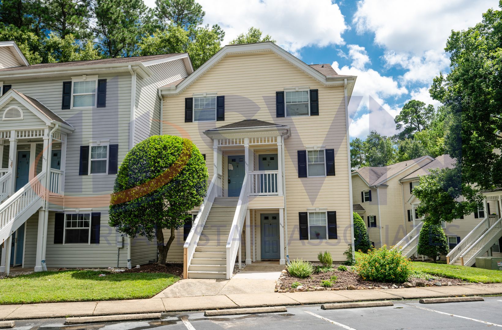 Chapel Hill House: 221 Schultz Street