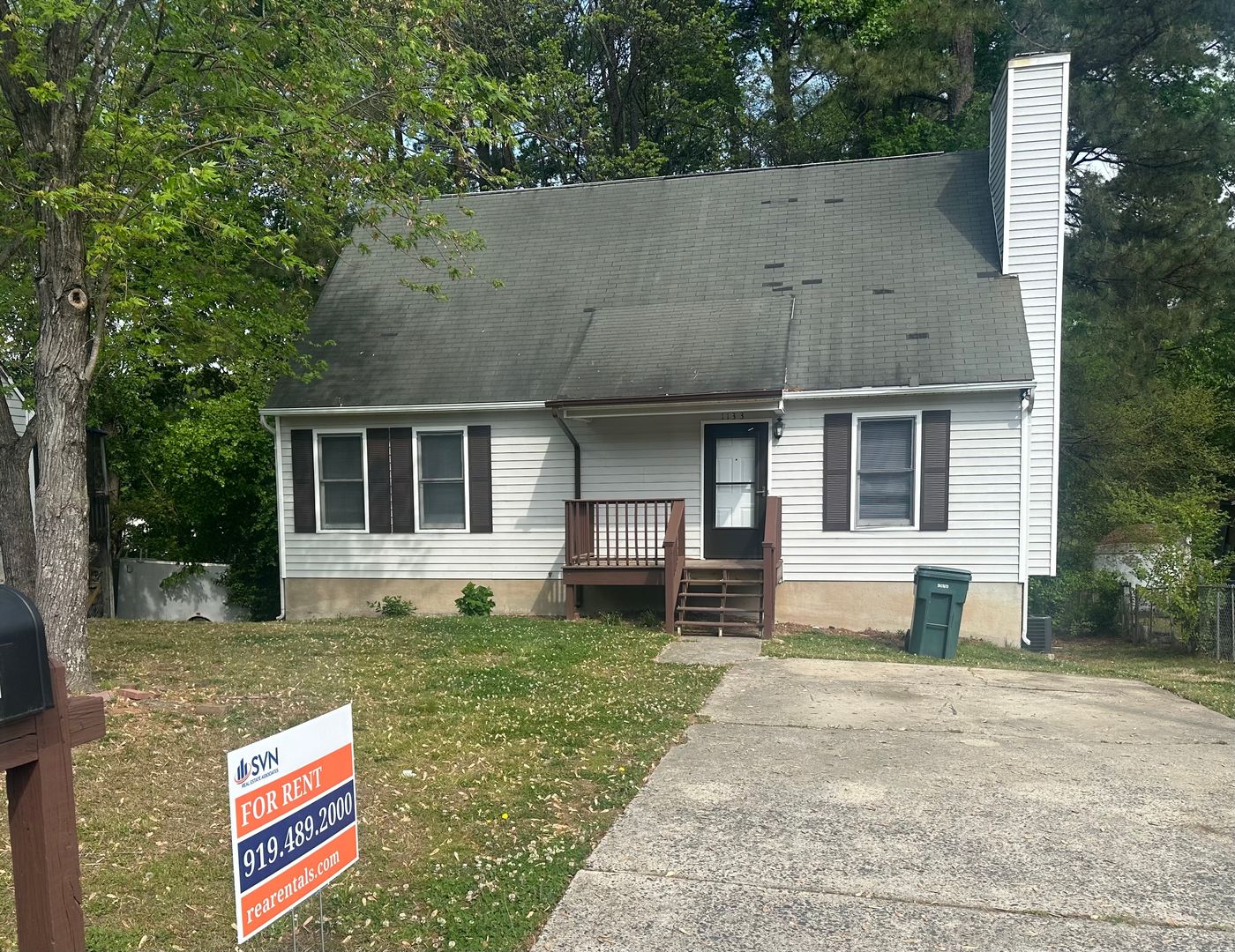 Durham House: 1133 Landon Street