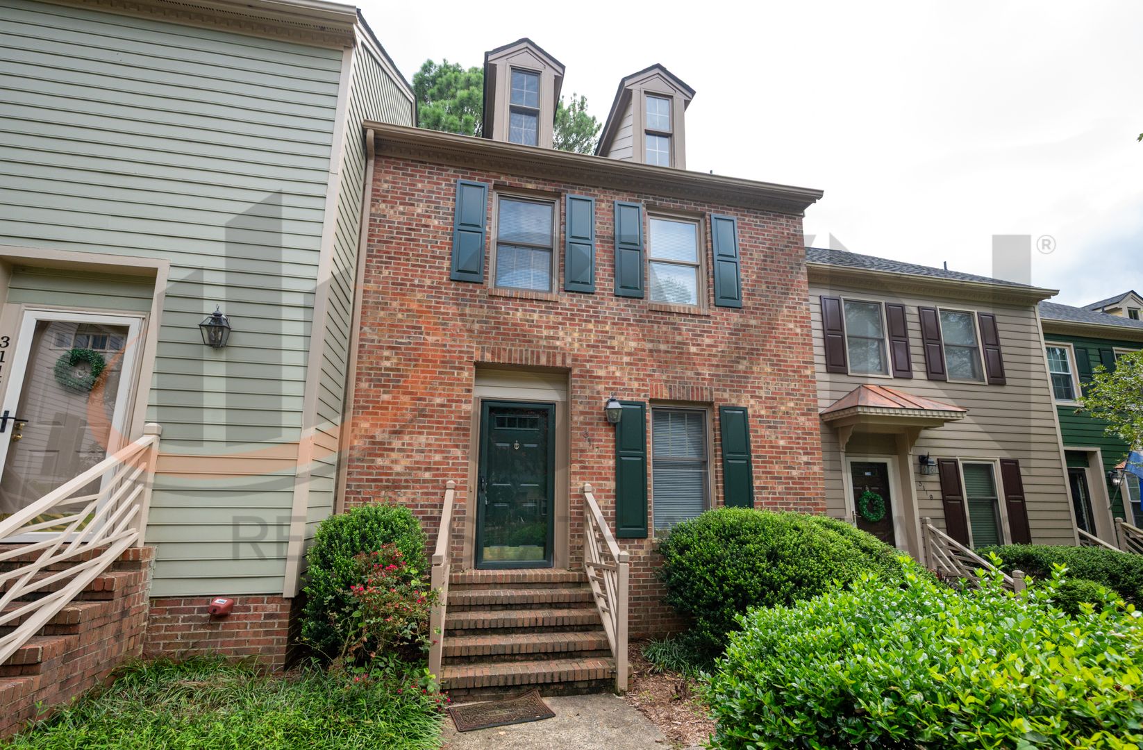 Durham House: 3117 Coachmans Way