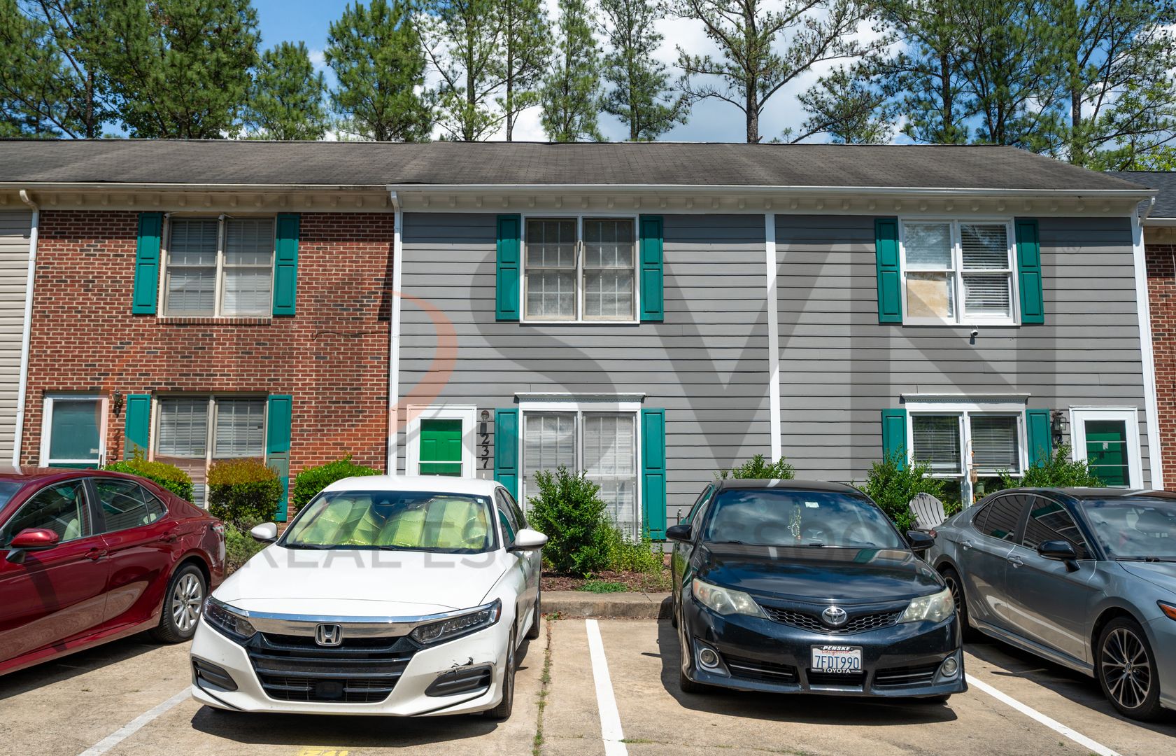 Durham House: 237 Bridgefield Place