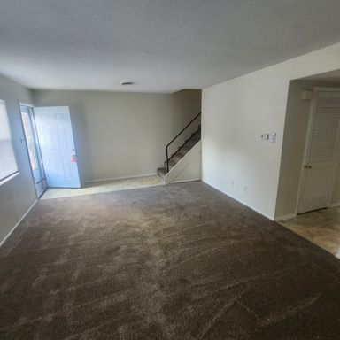 3 Bedroom Townhome, Water Service Included! – photo 1