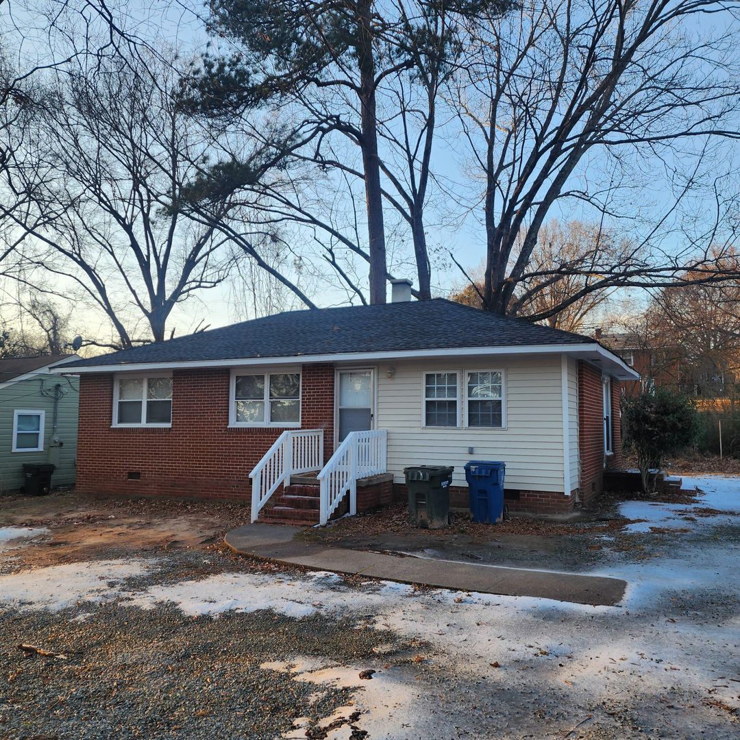 Durham House: 1125 Raynor Street