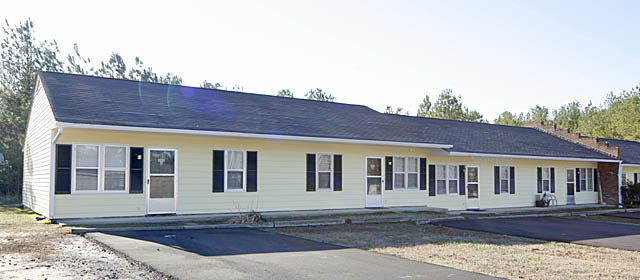 Creedmoor Apartment: Countrycrest Apartments