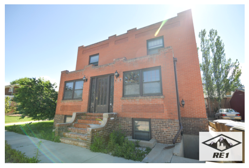4 Bedroom - 2 Bathroom half block from the University of Wyoming Classroom Building – photo 1