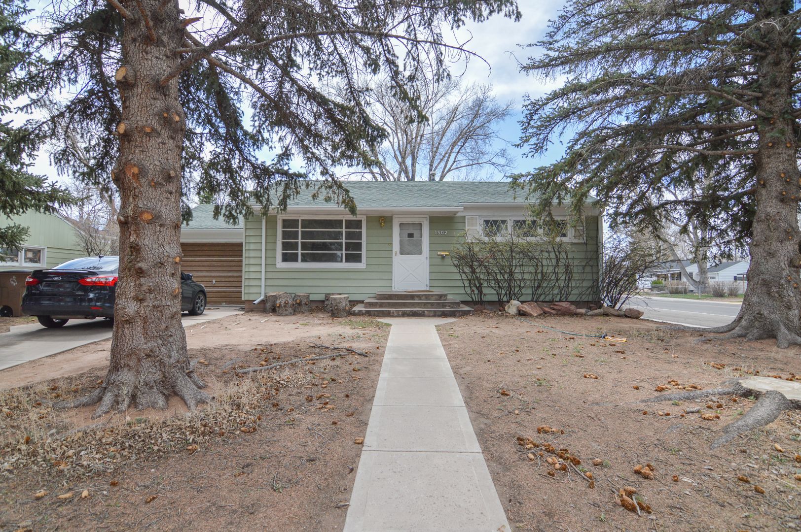 LARAMIE Apartment: 1502 STEELE