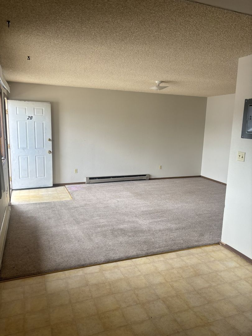 LARAMIE Apartment: 2203 GARFIELD