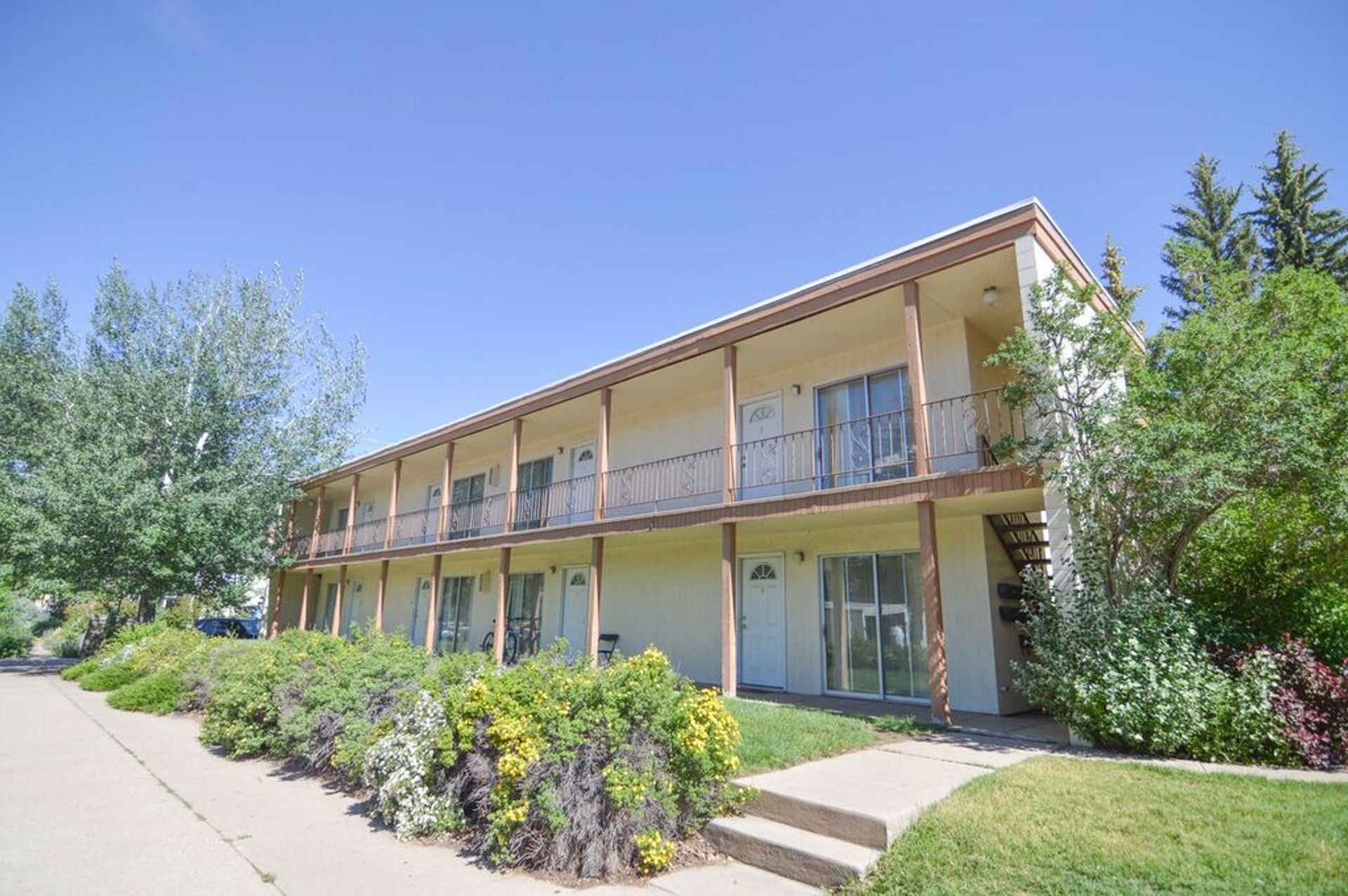 Laramie Apartment: 260 N. 9th