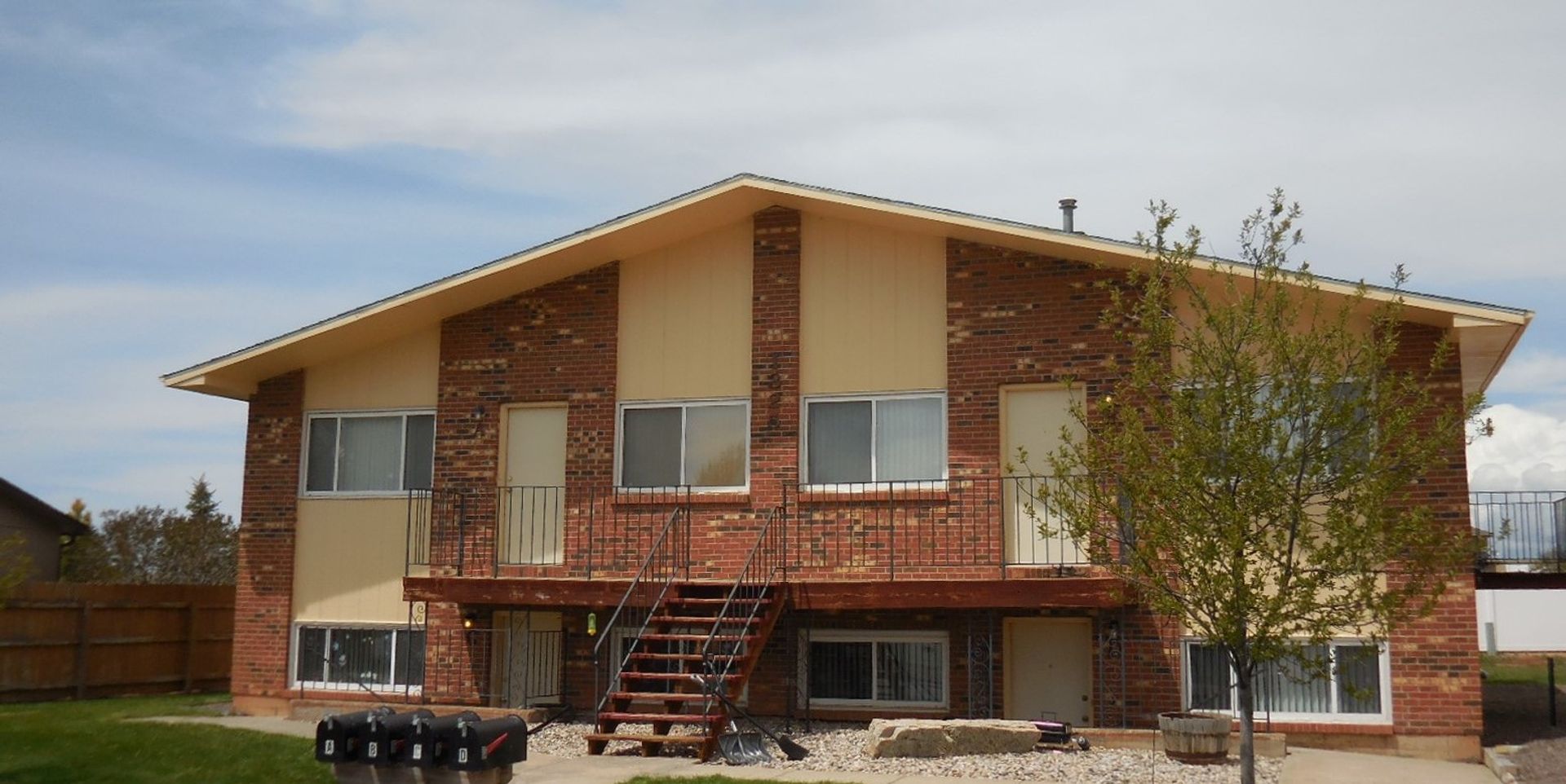 Laramie Apartment: 1325 - 1407 - 1413 Grafton