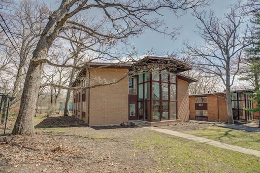 1 Bed/1 Bath - In the Heart of Monona