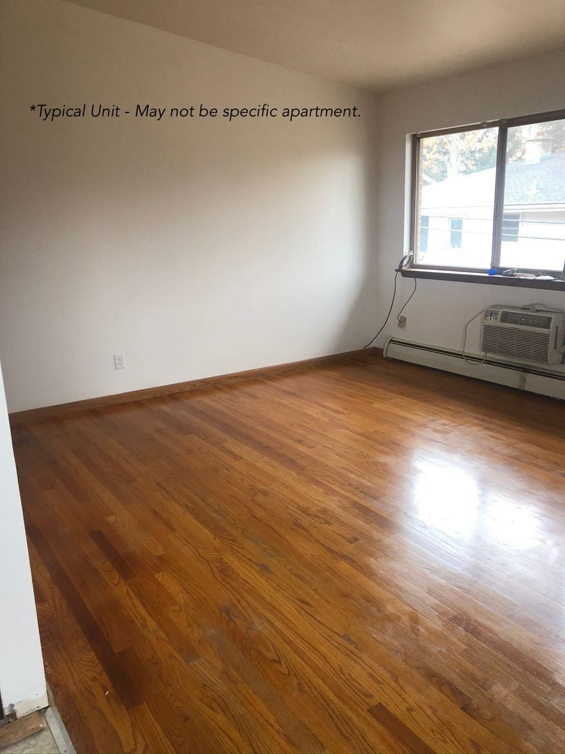 Monona Apartment: 6204 & 6206 East Gate
