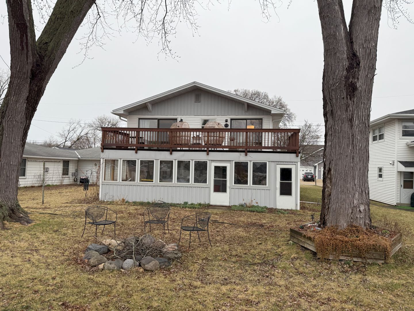 Monona House: 1102 Nishishin Trl