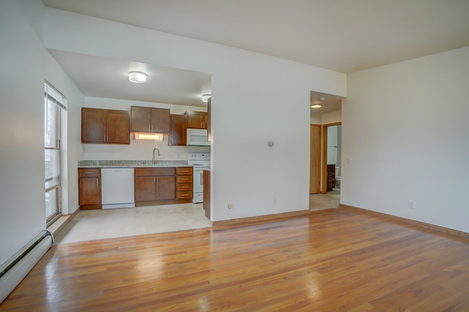 Monona Apartment: 6204 & 6206 East Gate