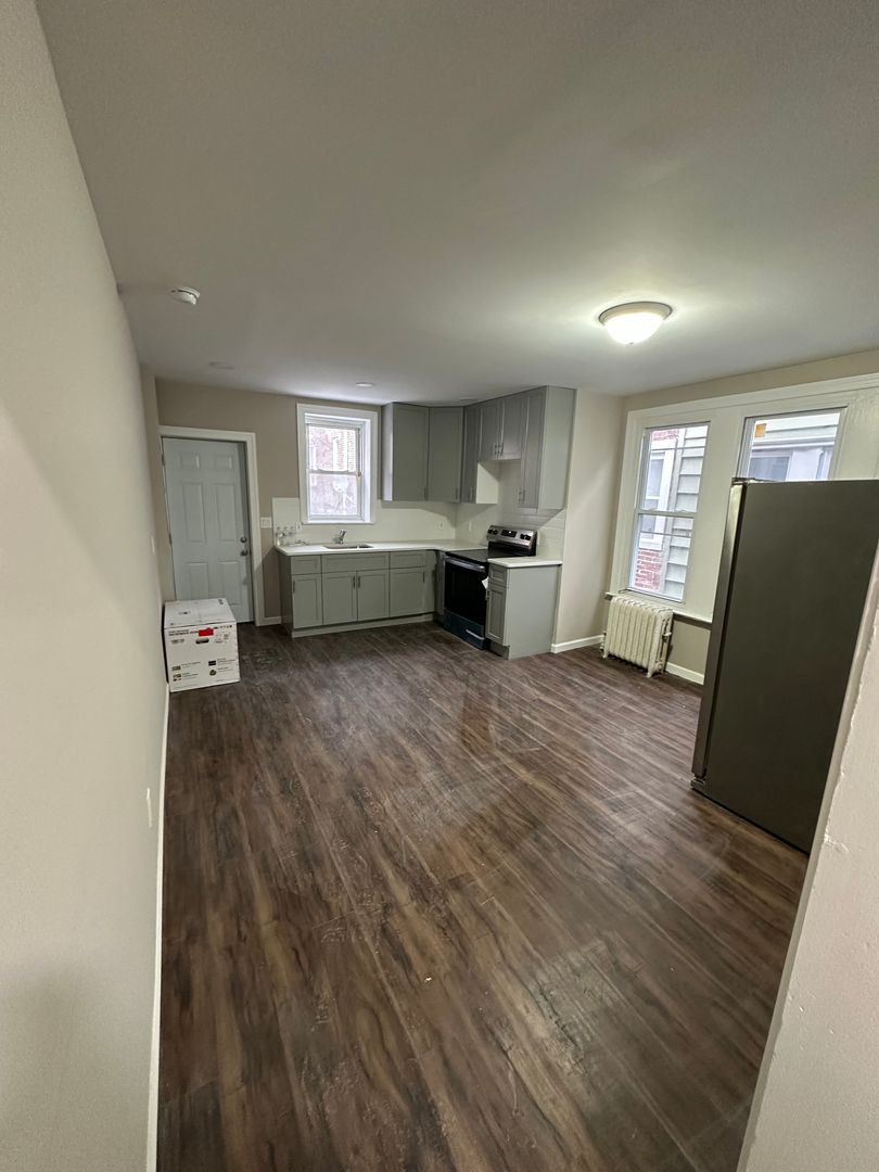 Philadelphia Apartment: 6109 W Jefferson St