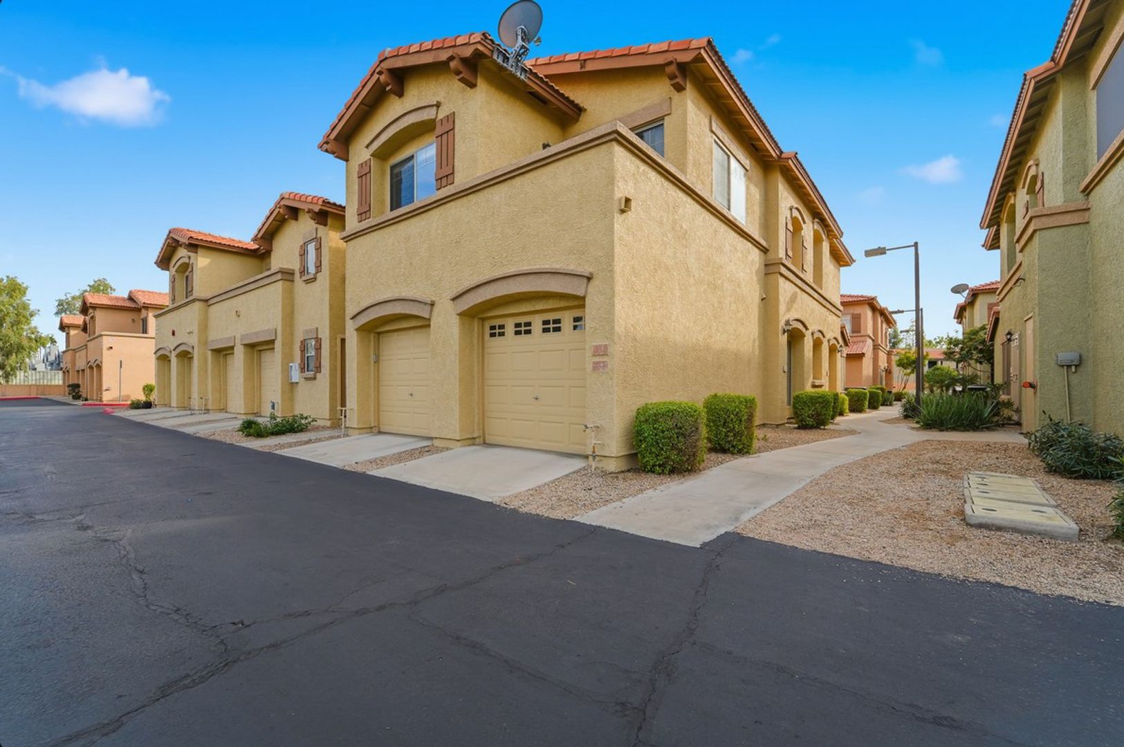 Mesa House: 805 S Sycamore St, Unit 232