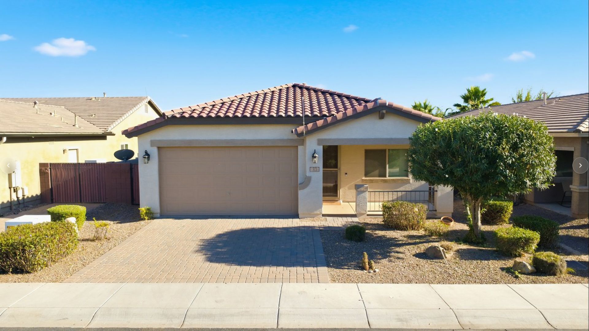 San Tan Valley House: 371 W Flame Tree Ave