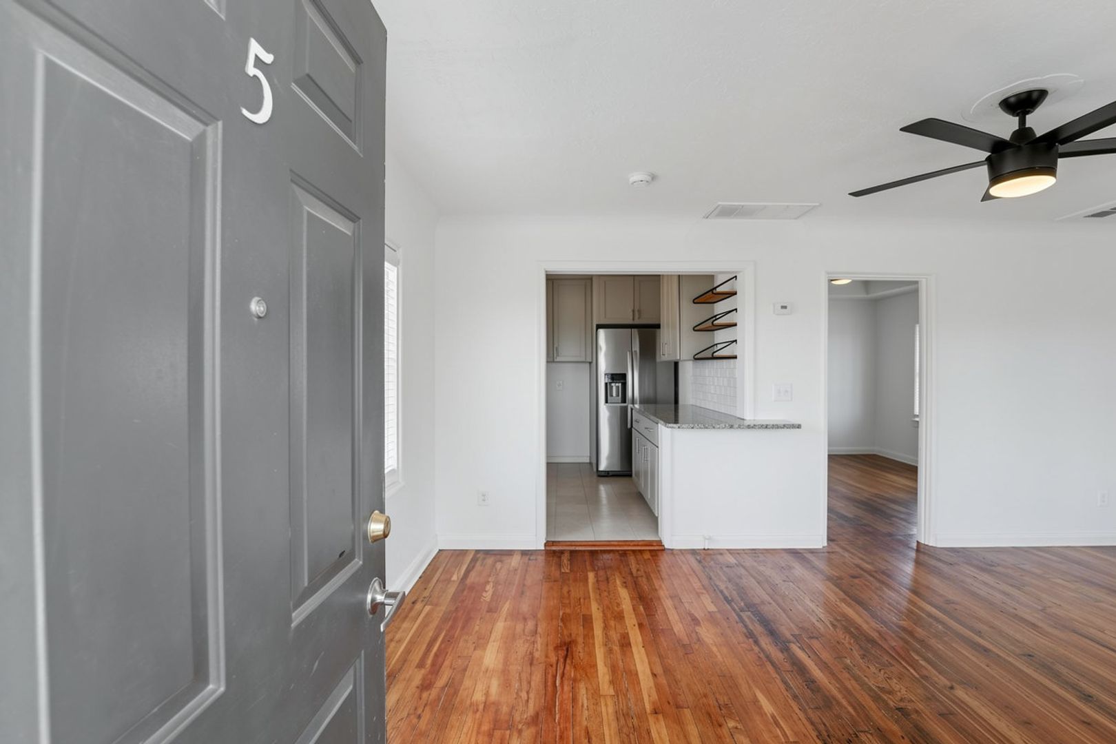 Phoenix Apartment: 342 W Culver St, Apt 5