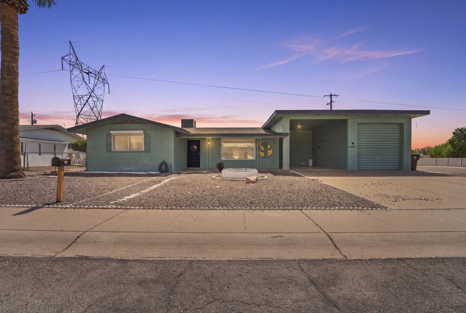 Mesa House: 5401 E Decatur St