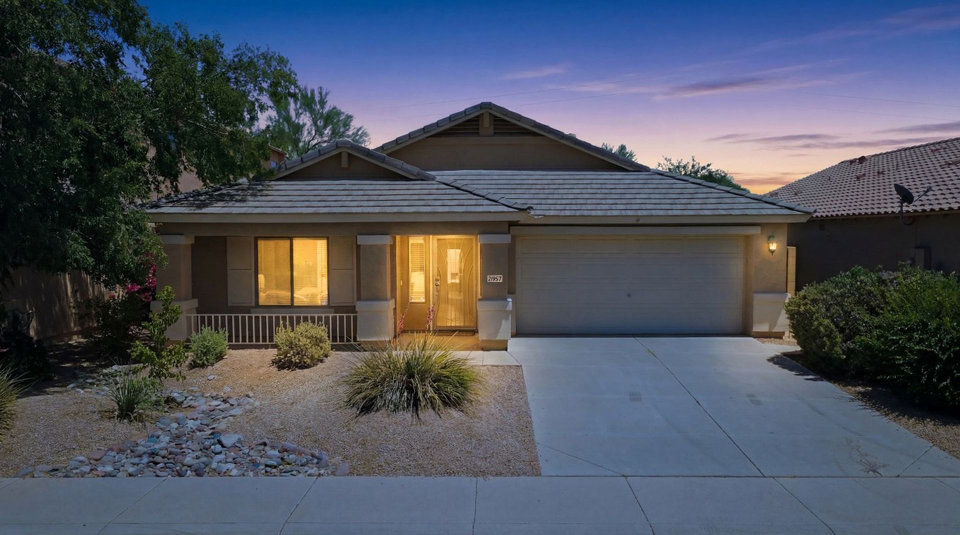 Maricopa House: 21957 N Dietz Dr