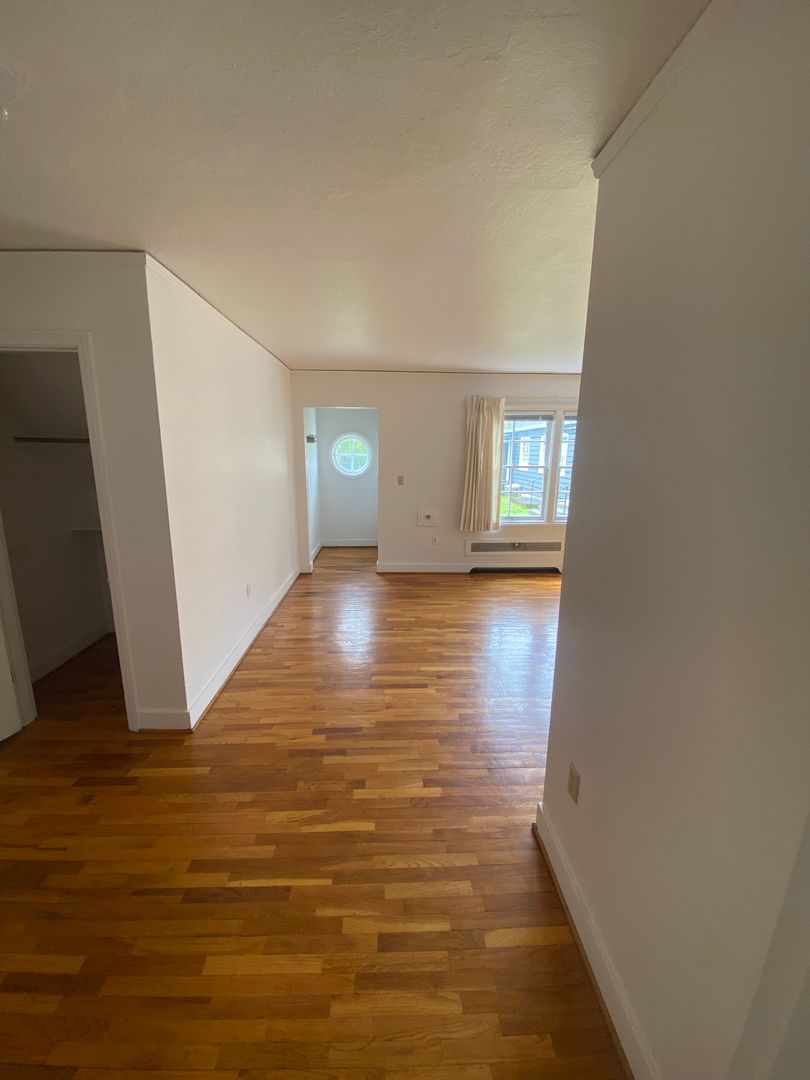 We have the wonderful 2bed/1bath you’ve been waiting for! 7 of 12