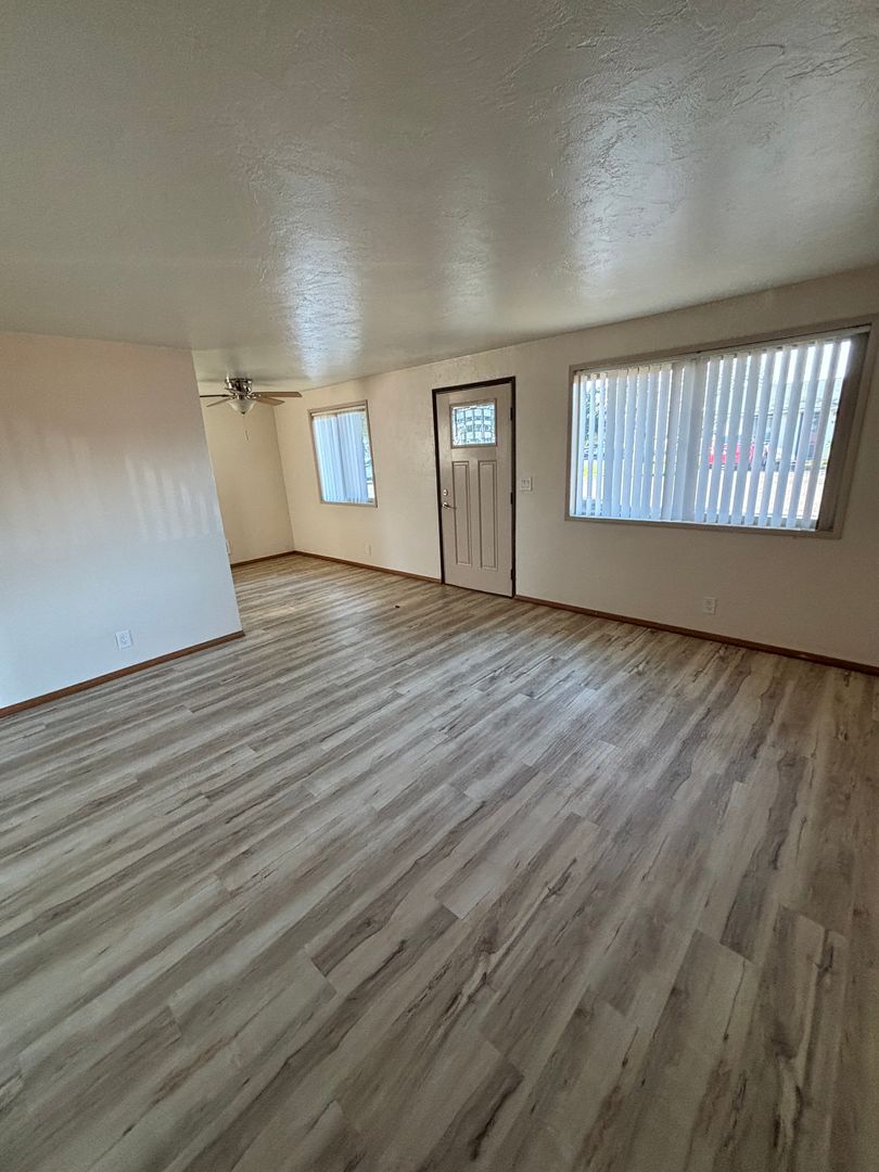 Lebanon Apartment: Hansard Manor