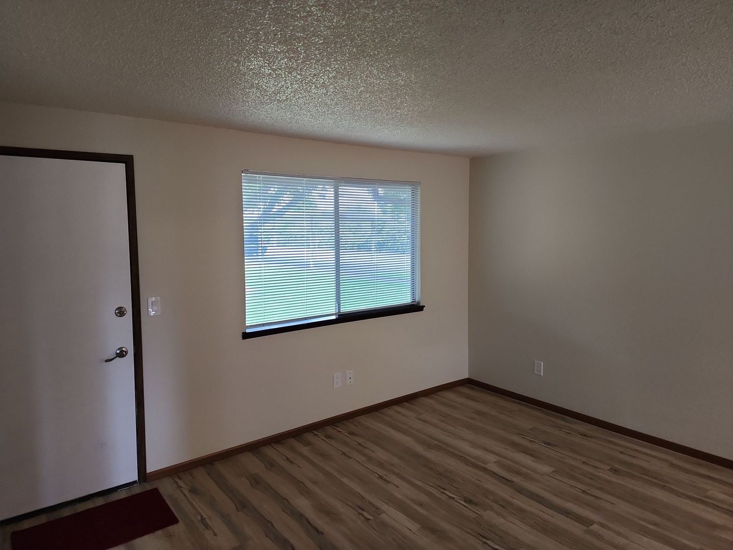 Hollywood Park Apartments 3 of 12