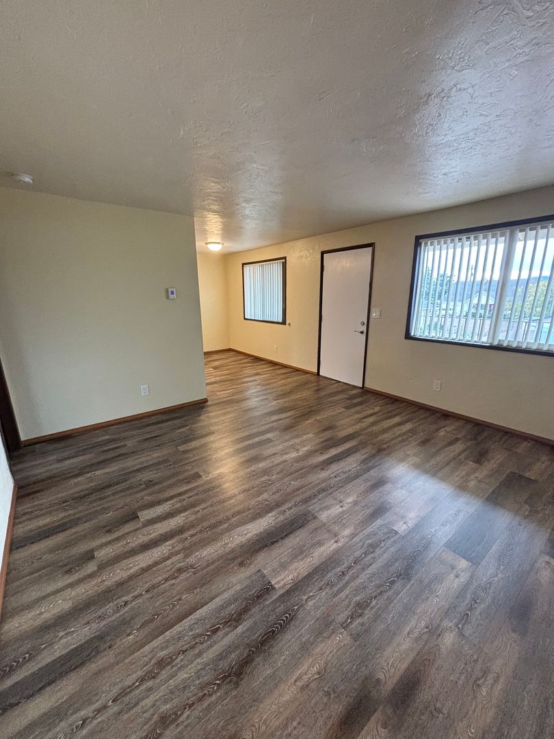 Lebanon Apartment: Hansard Manor