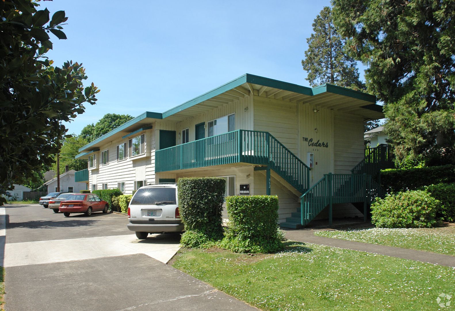 Eugene Apartment: 572 W. 12th Avenue