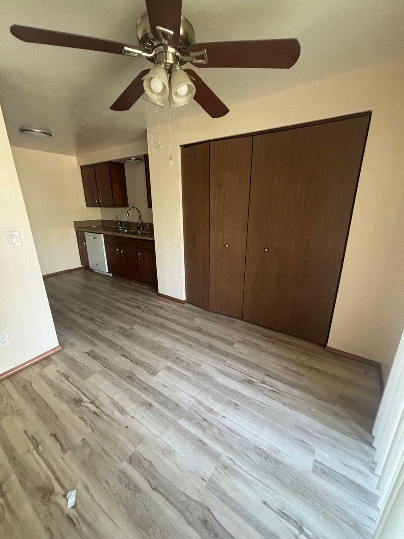 Redwood Manor Apartments LLC 5 of 11
