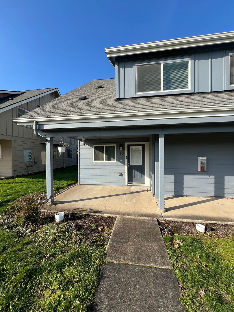Harrisburg Apartment: 885 Sommerville Loop