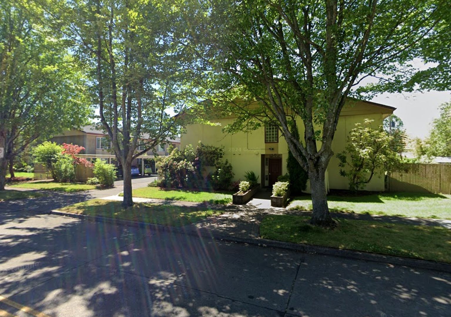 Eugene Apartment: 36 Jefferson Street