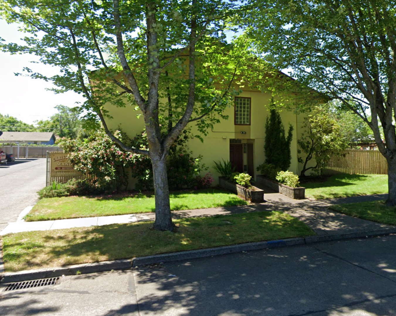 Eugene Apartment: 36 Jefferson Street