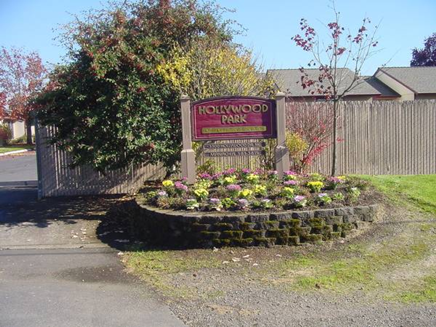 Salem Apartment: 3300 Hollywood Dr., NE