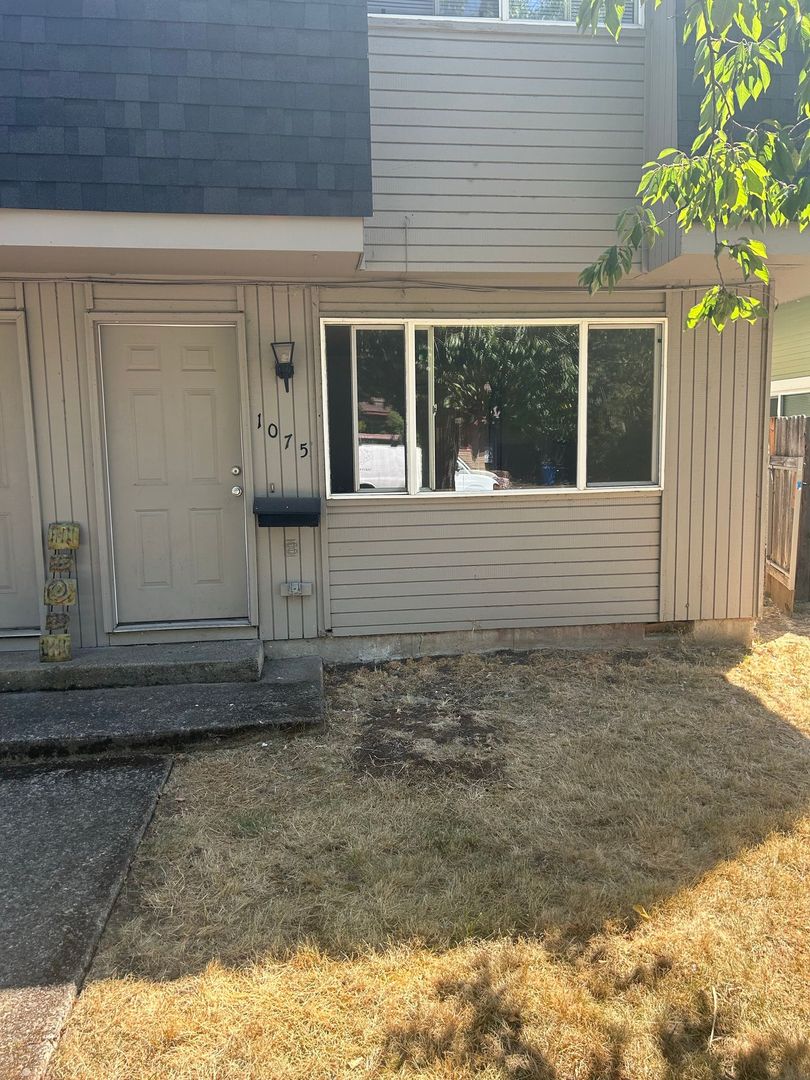 Eugene House: 1075 Monroe Street