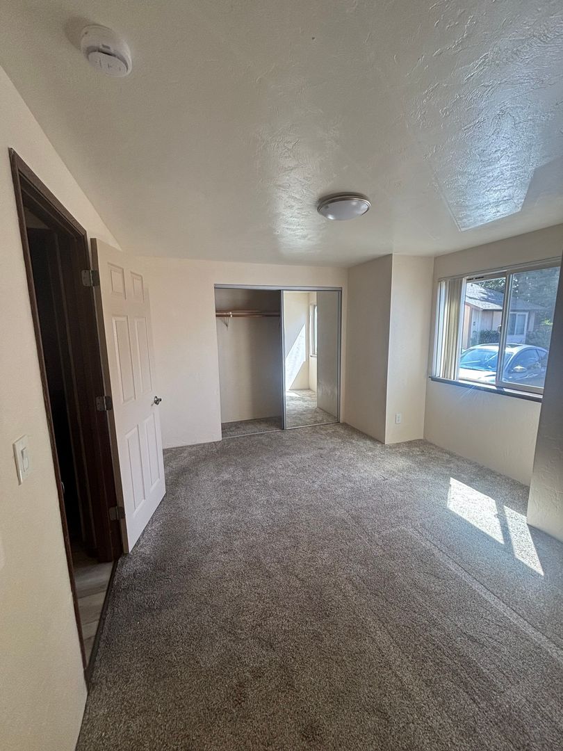 Redwood Manor Apartments LLC 10 of 11