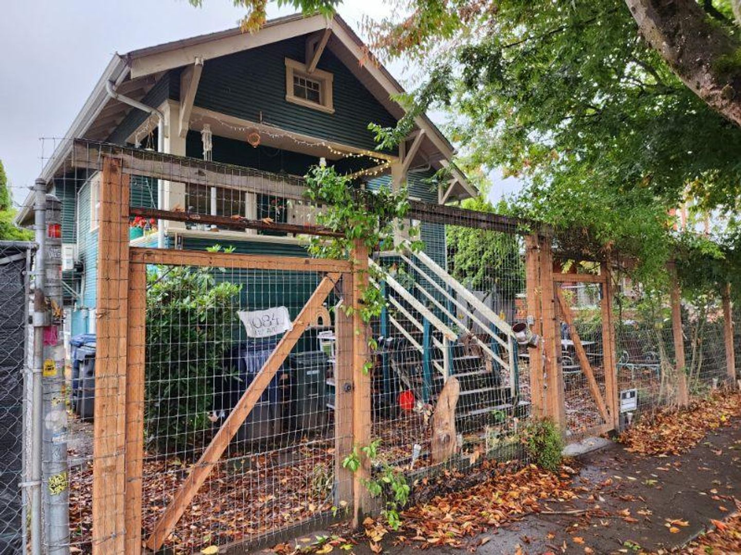 Eugene Multiplex: 1082-1084 West 2nd street - 1082 West 2nd Street