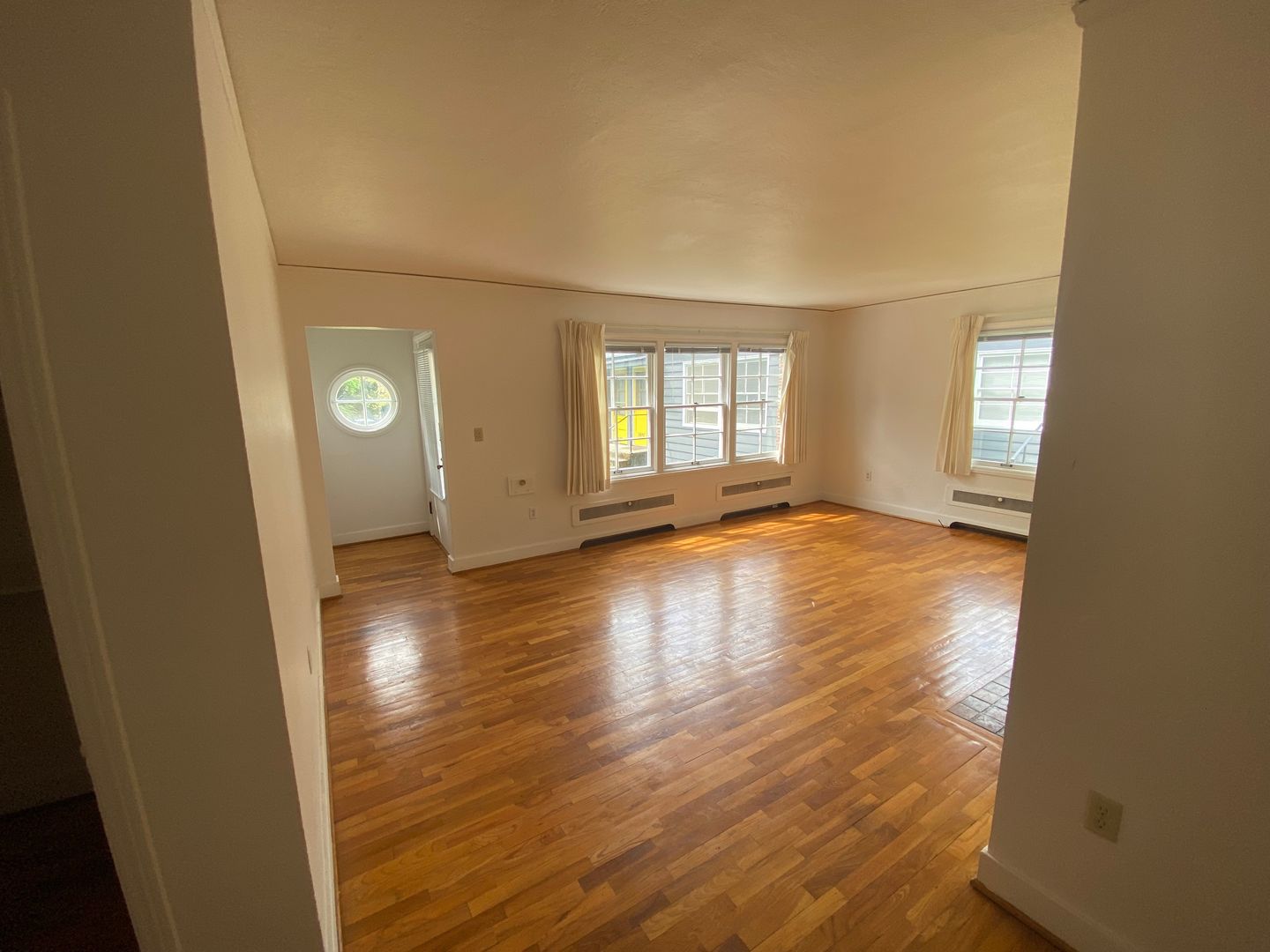 We have the wonderful 2bed/1bath you’ve been waiting for! 5 of 12