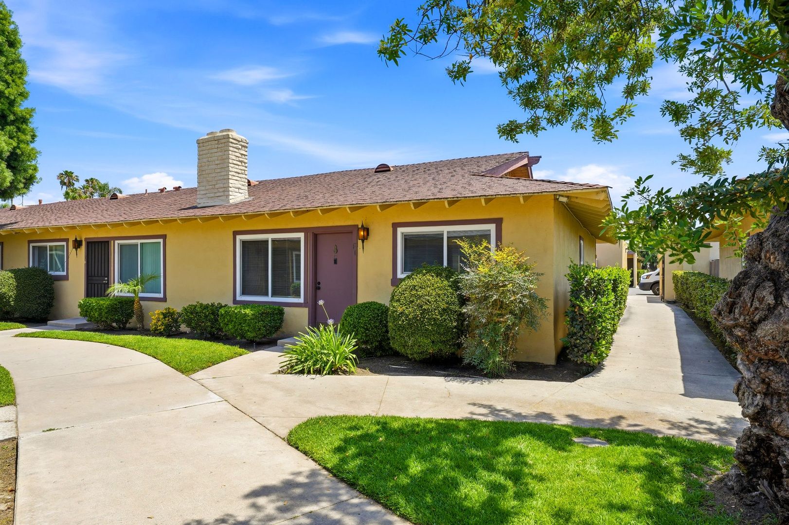 Anaheim Condo: 1531 E. La Palma Avenue #F1