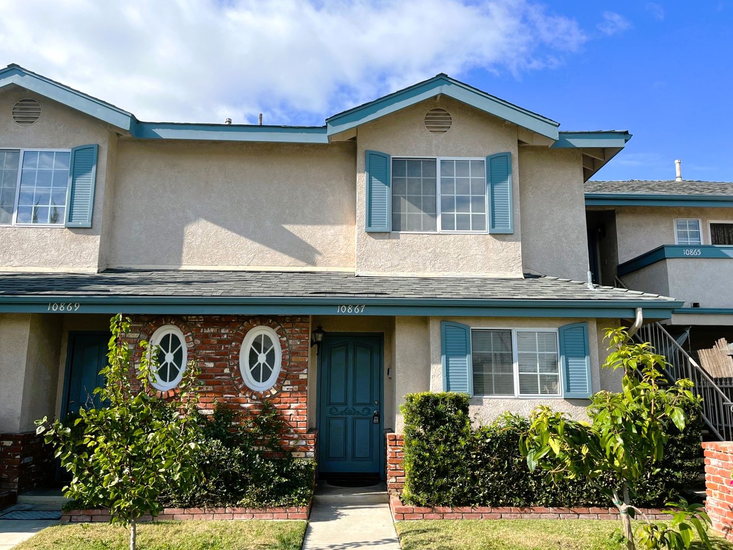 Los Alamitos Apartment: 10861-10869 Chestnut Street